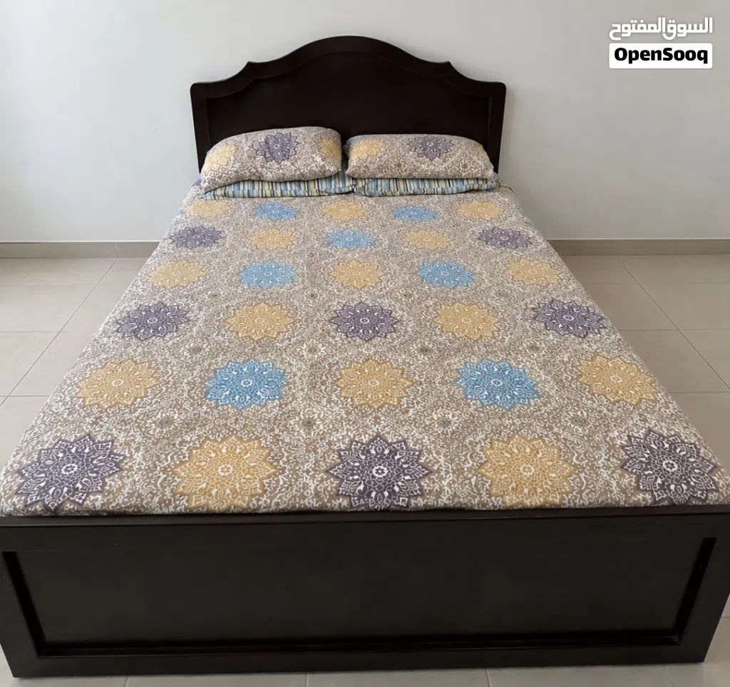 Queen size bed