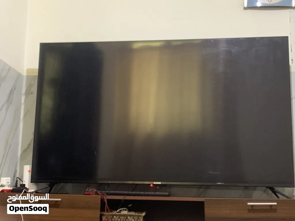شاشه smart magic 70 إنش بحالة الوكالة استخدام 3 اشهر فقط التواصل على الرسائل أقرئ الوصف