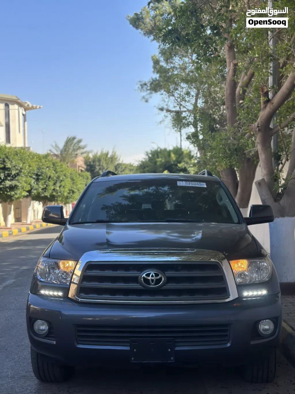Toyota Sequoia SR 5