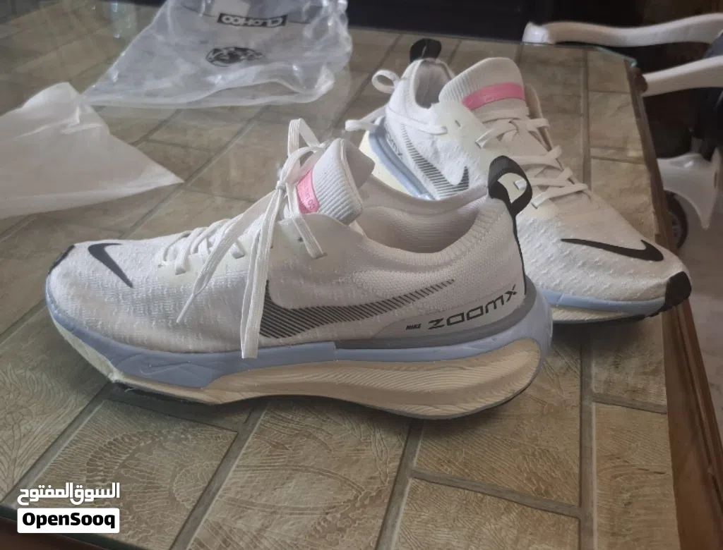 NIKE ZOOM-X INVINCIBLE RUN 03