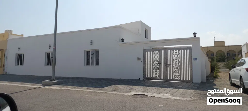 فيلا للبيع لخوض شعبية طابق ارضي راقية