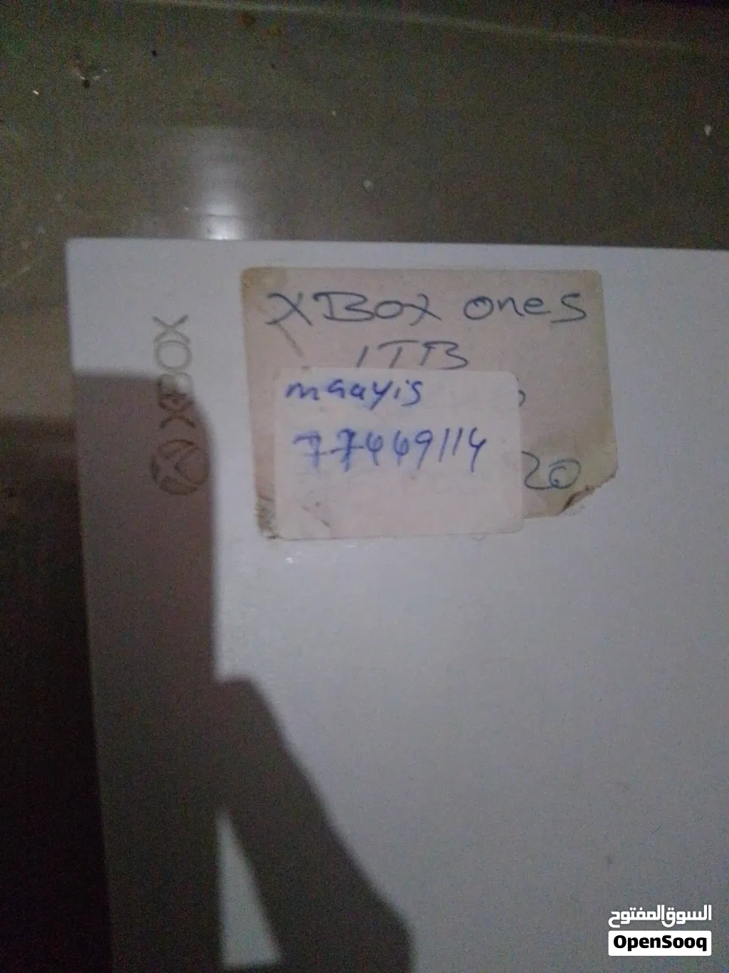 Xbox One S 1TB مع يد تحكم يعمل بكفاءة ممتازة السعر: 70 ريال عماني قابل للتفاوض