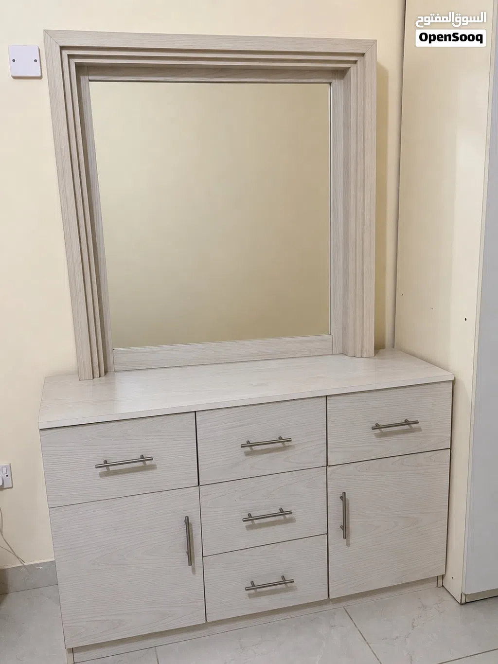 Dressing Table for Sale . Very Good Condition