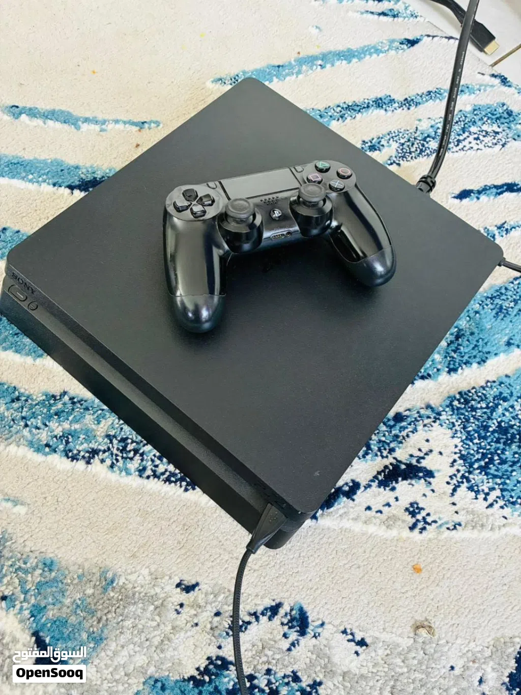 بلايستيشن 4 بحاله جيده شوف الوصف