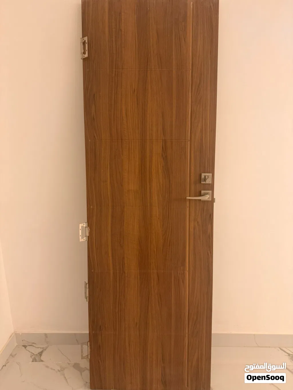 باب خشب ملبس PVC مفكوك قبل الاستعمال مع كافة الاكسسوارات والملابن والكشفات