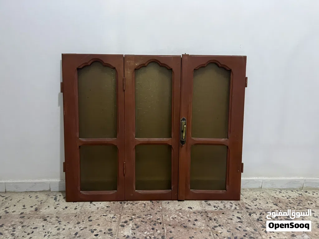 نوافد مستعملة للبيع