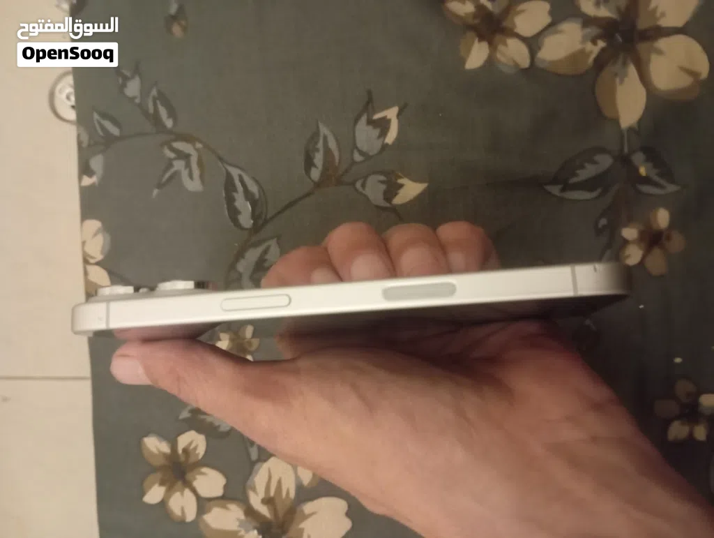 ايفون 16عادي مستعمل للبيع