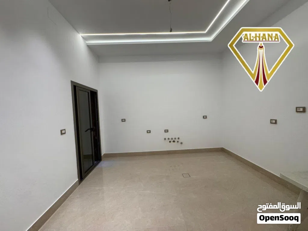 فيلا تشطيب ممتاز في النوفليين للبيع