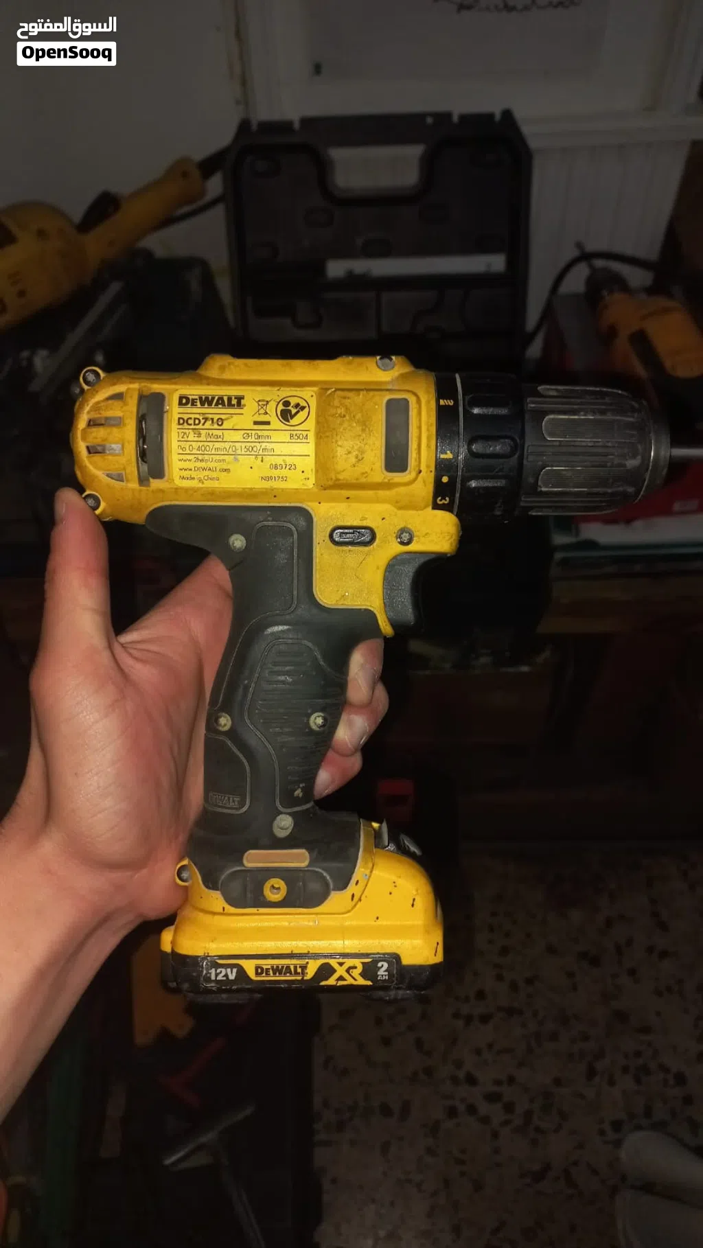 دريل مع كامل معداته في حالة ممتازة DeWalt