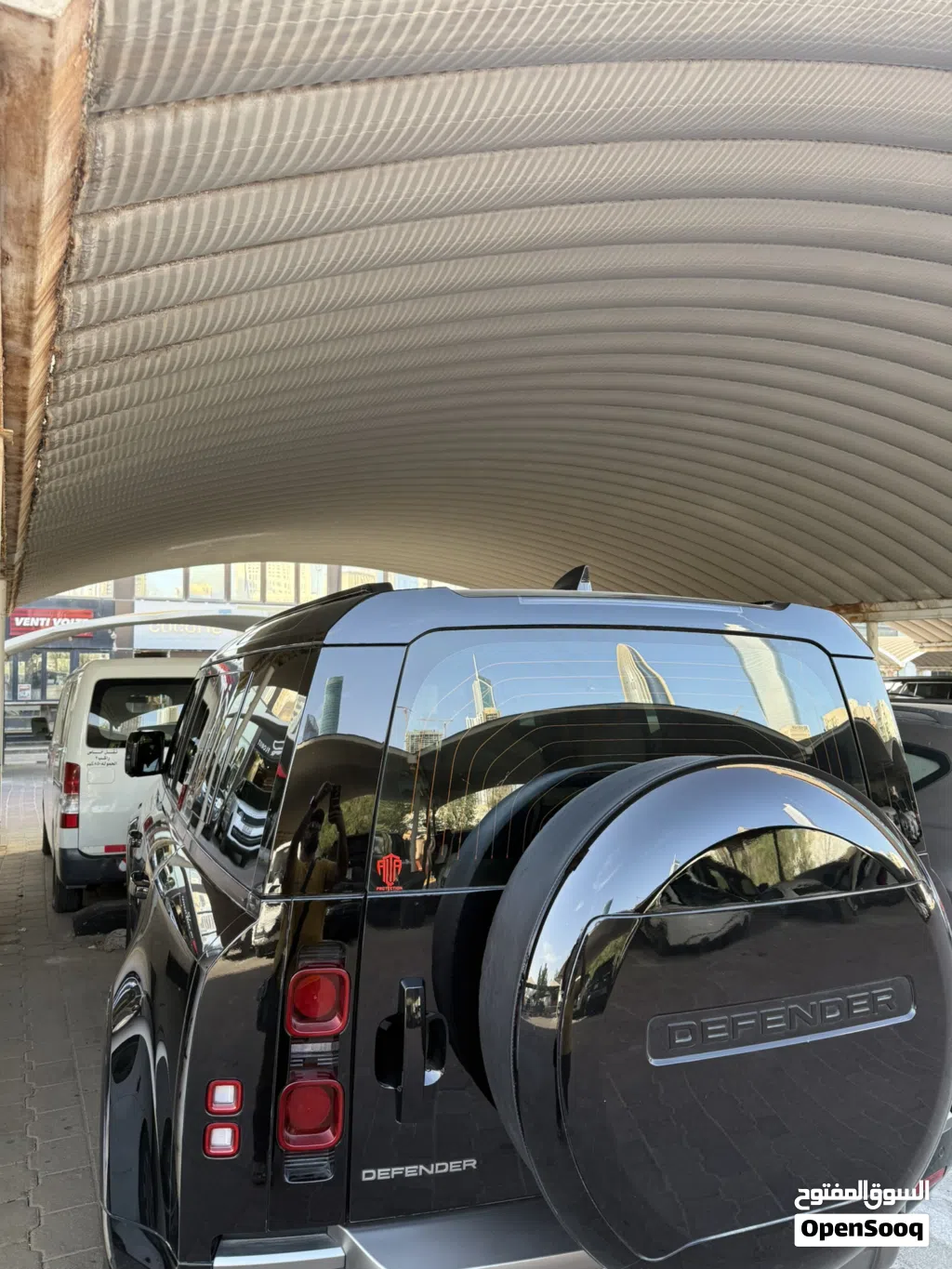 Land Rover Defender 110