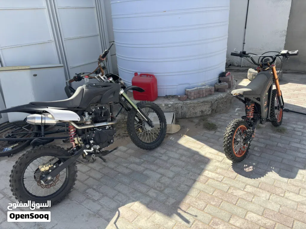 Selling both kugoo wish 01 and dirt bike 200 cc both have little problems can sell separately
