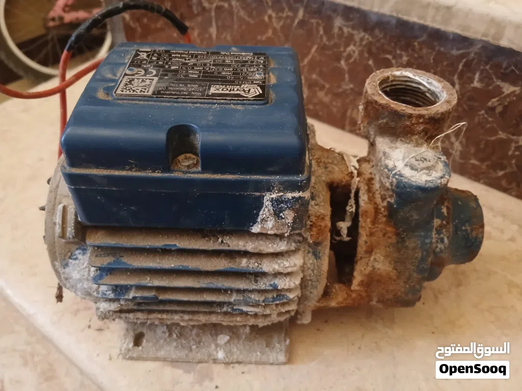 بومبة مياه نص حصان الصنع ايطالية