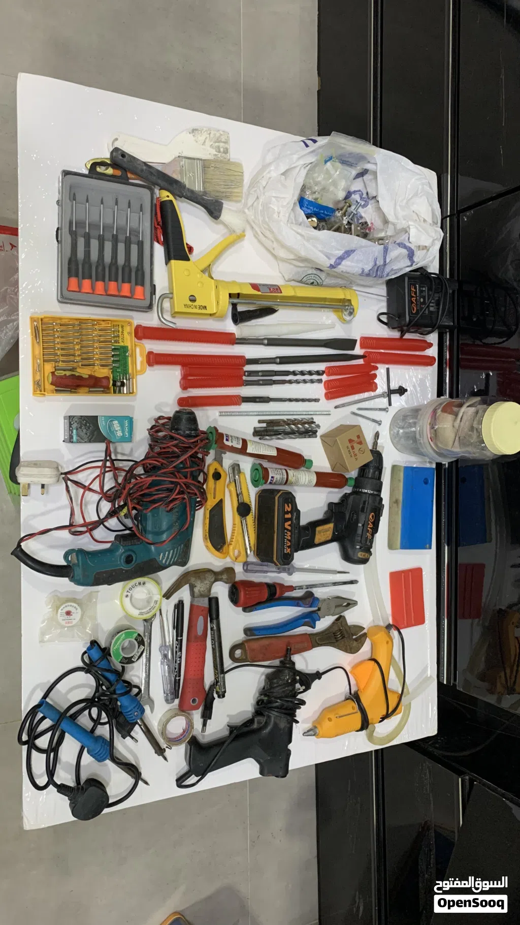 Electric drill + battery + thermal silicone sealant + welding machine