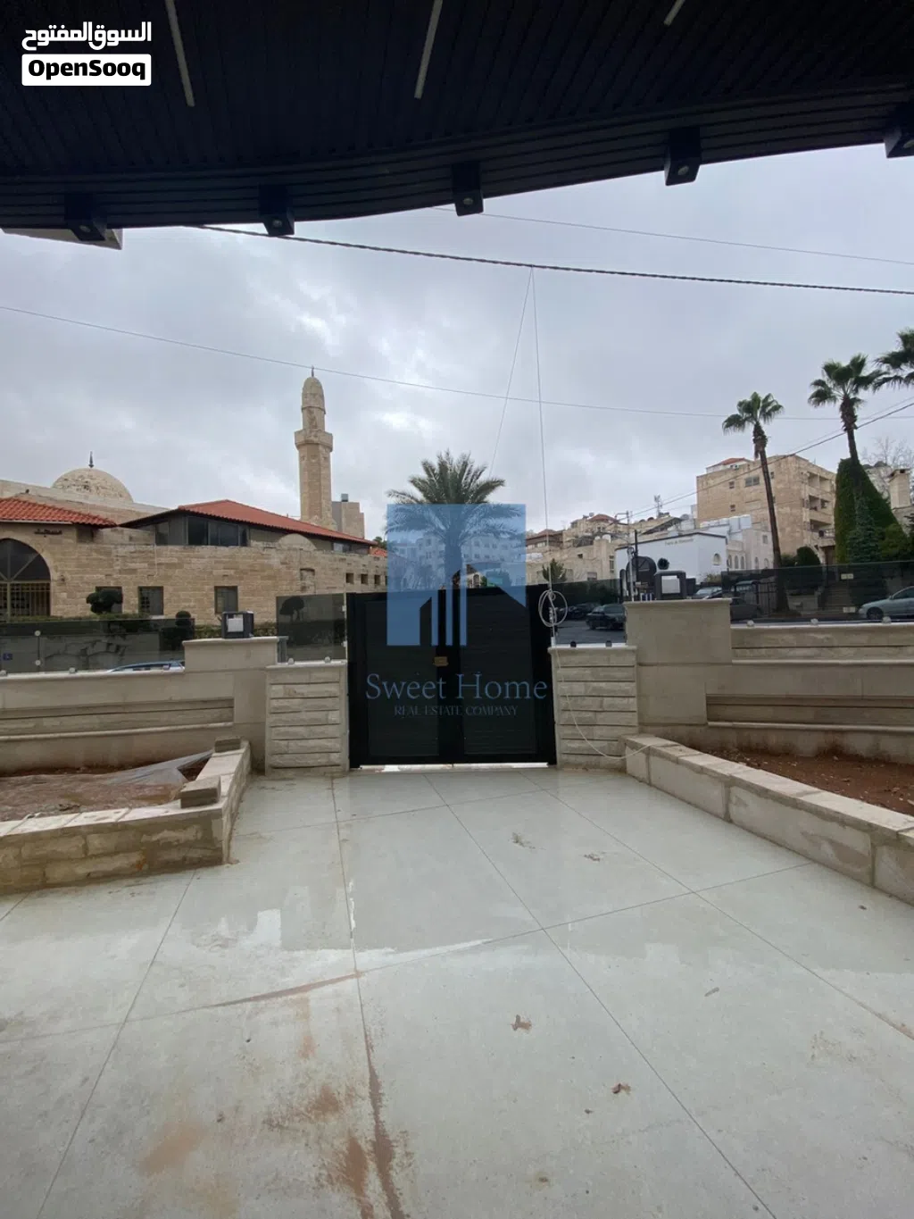 شقة أرضية فاخرة للبيع في دير غبار - قرب جونيا 235م مع حديقة وترسات 100م لم تسكن