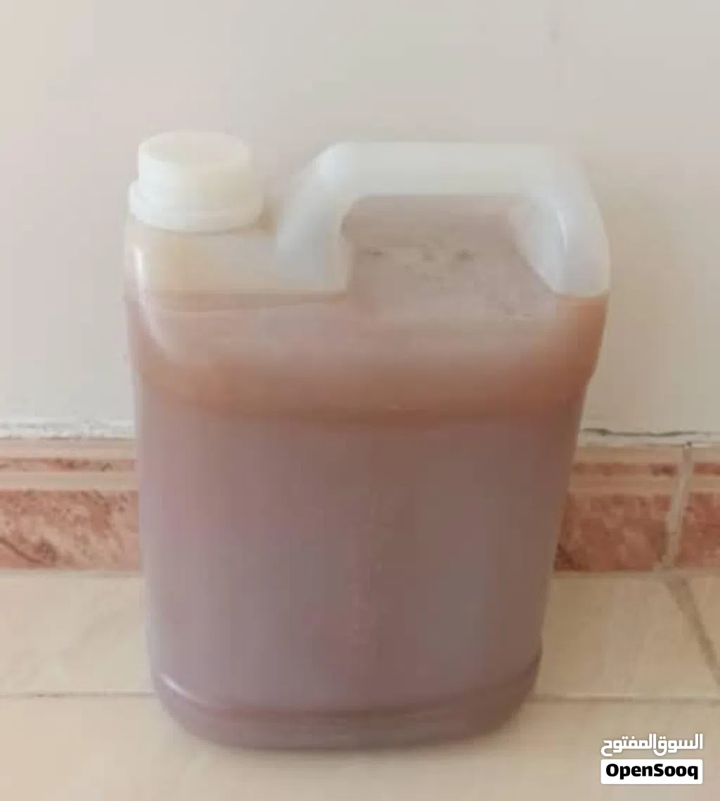 لدينا جميع انواع العسل البلدي والسمن البلدي عسل الشرط مضمون 100%