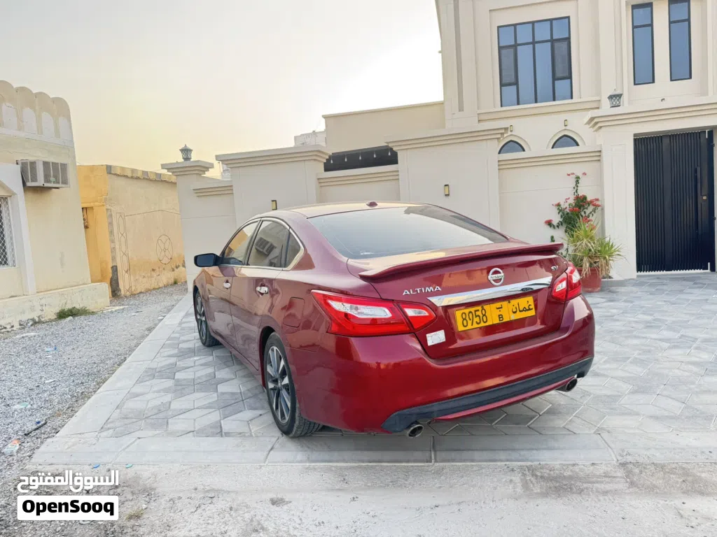نيسان التيما SV
