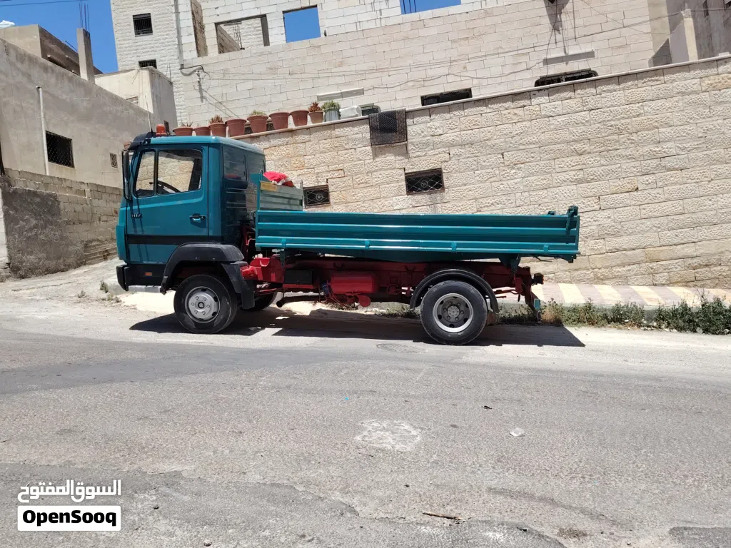 نقل جميع انواع مواد بناء /ناعمه /عدسيه /رمل صويلح /طمم /طوب /اسمنت /حجر /تراب احمر