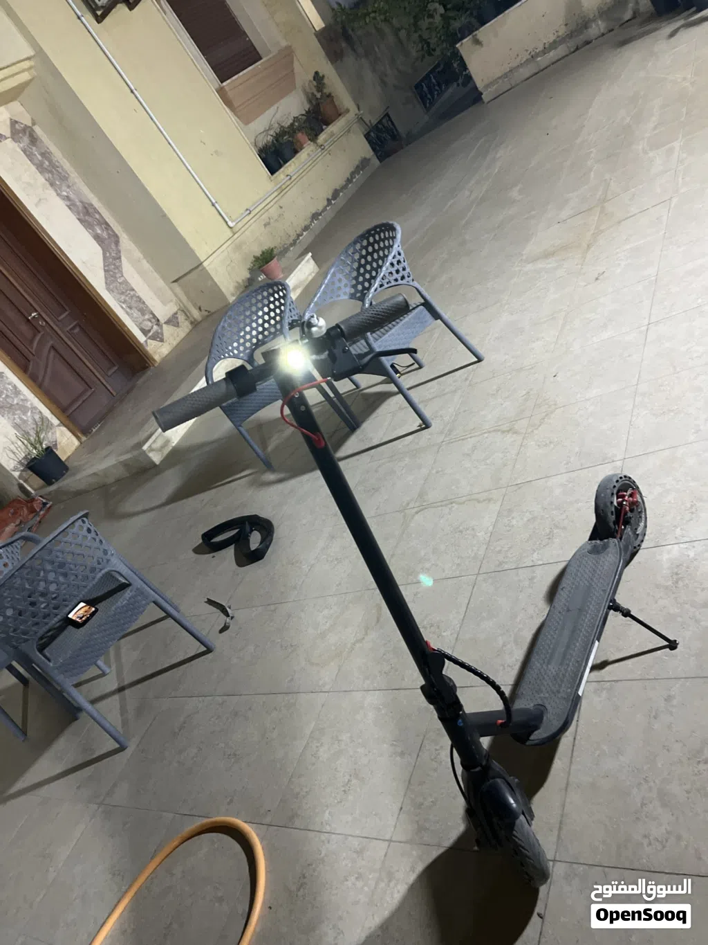 سكوتر كهربائي نضيف للتواصل على الرقم الرقم