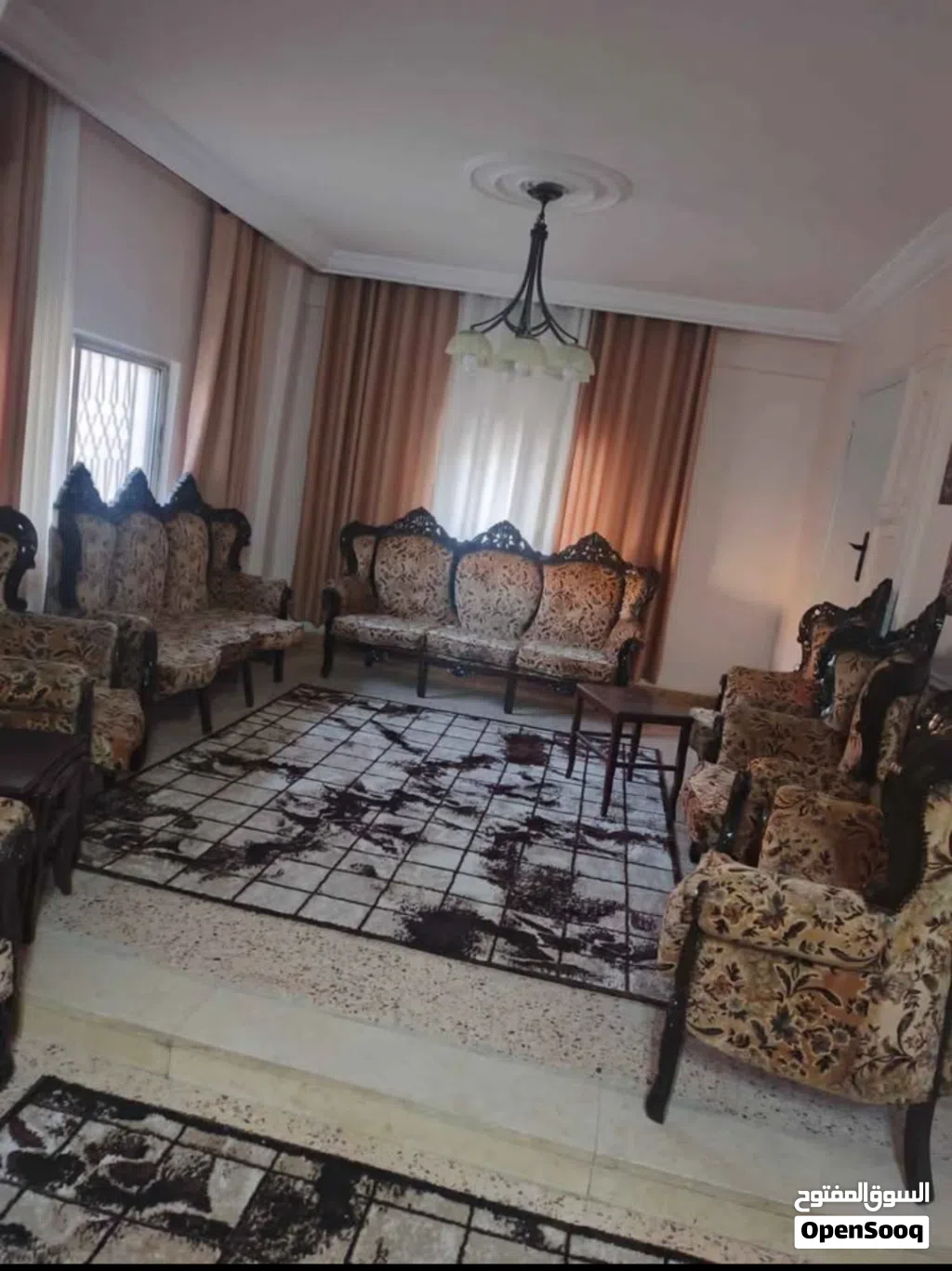 للبيع طقمين كنب من خشب الزان الأصلي