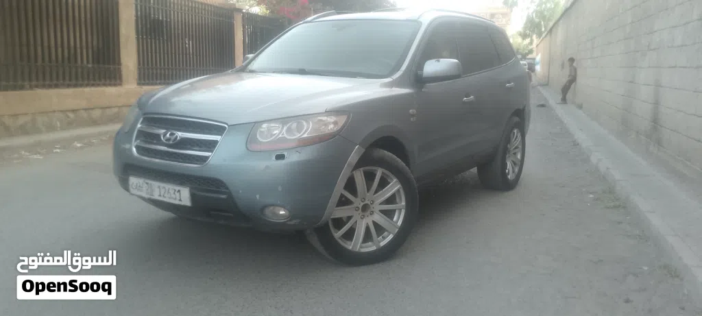 Hyundai Santa Fe SEL Premium