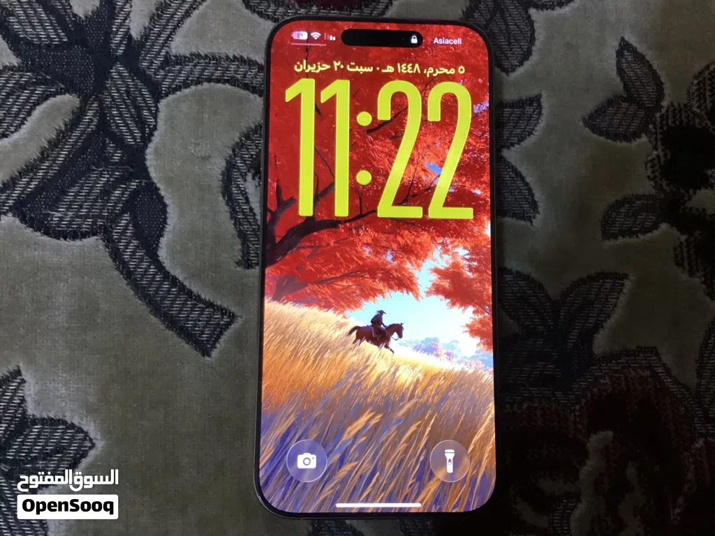 آيفون 16 pro max ، ذاكرة 256 ، بطارية 90% لون ذهبي ،