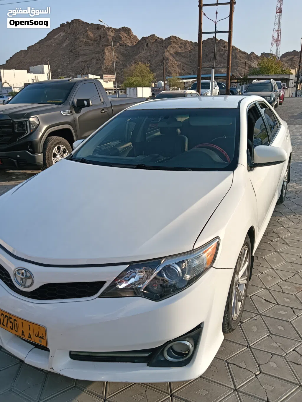 Toyota Camry E