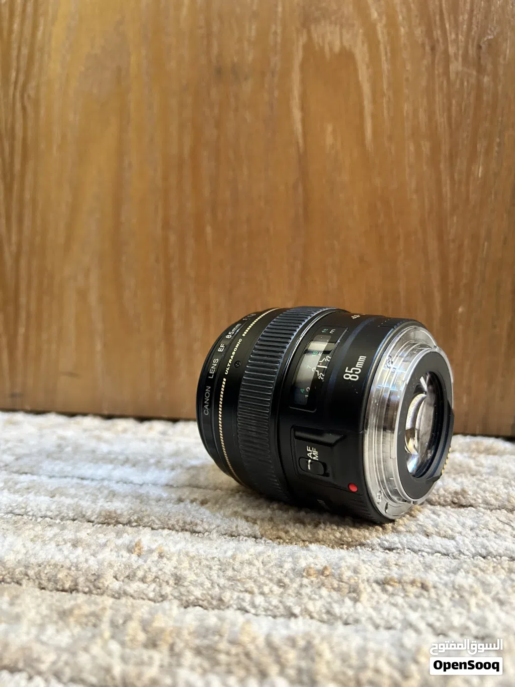 عدسة كانون 85mm