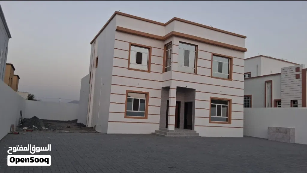 للبيع منزل العوينة 1