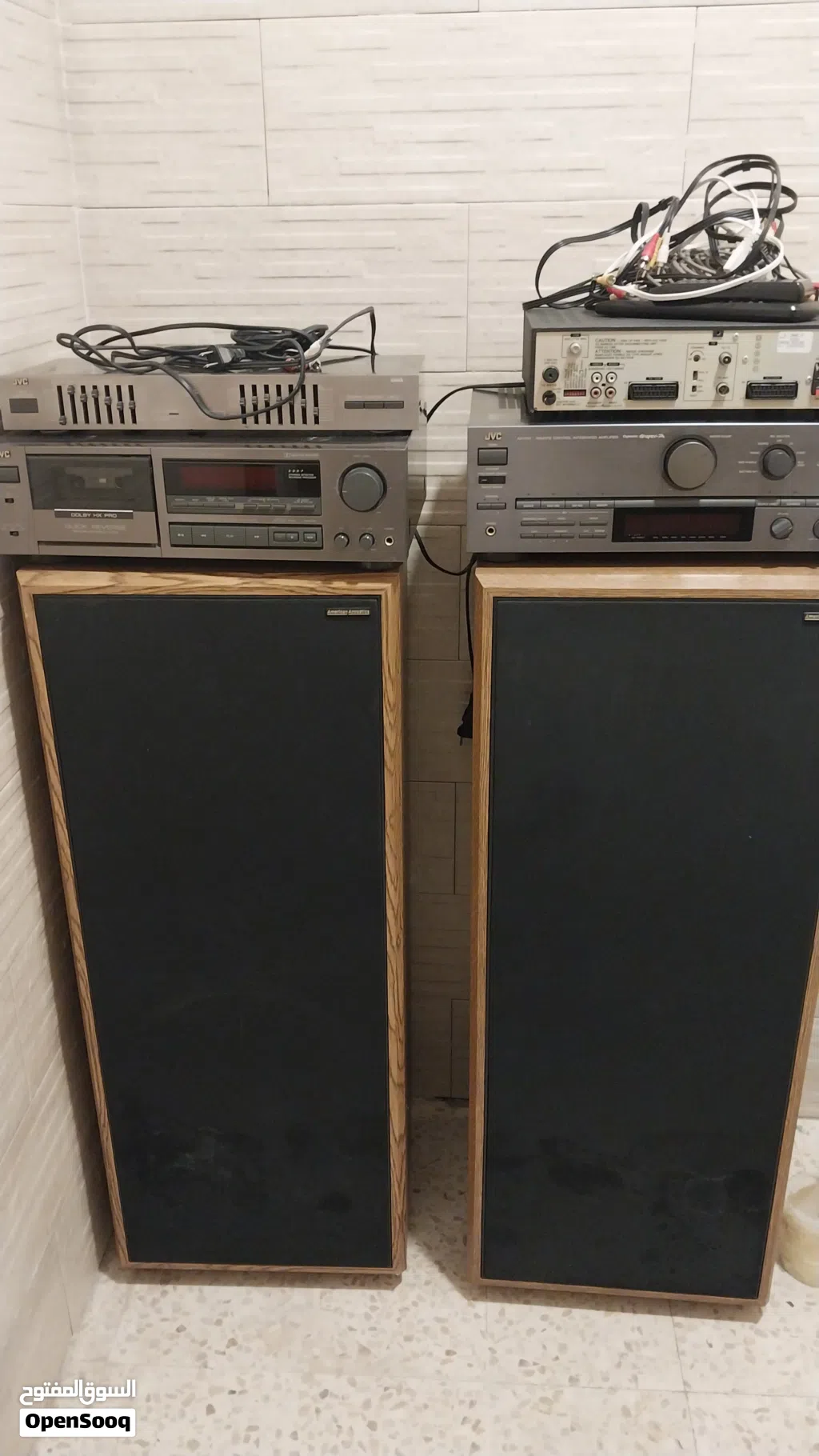 جهاز صوتيات JVC مع سماعات شبه وكالة