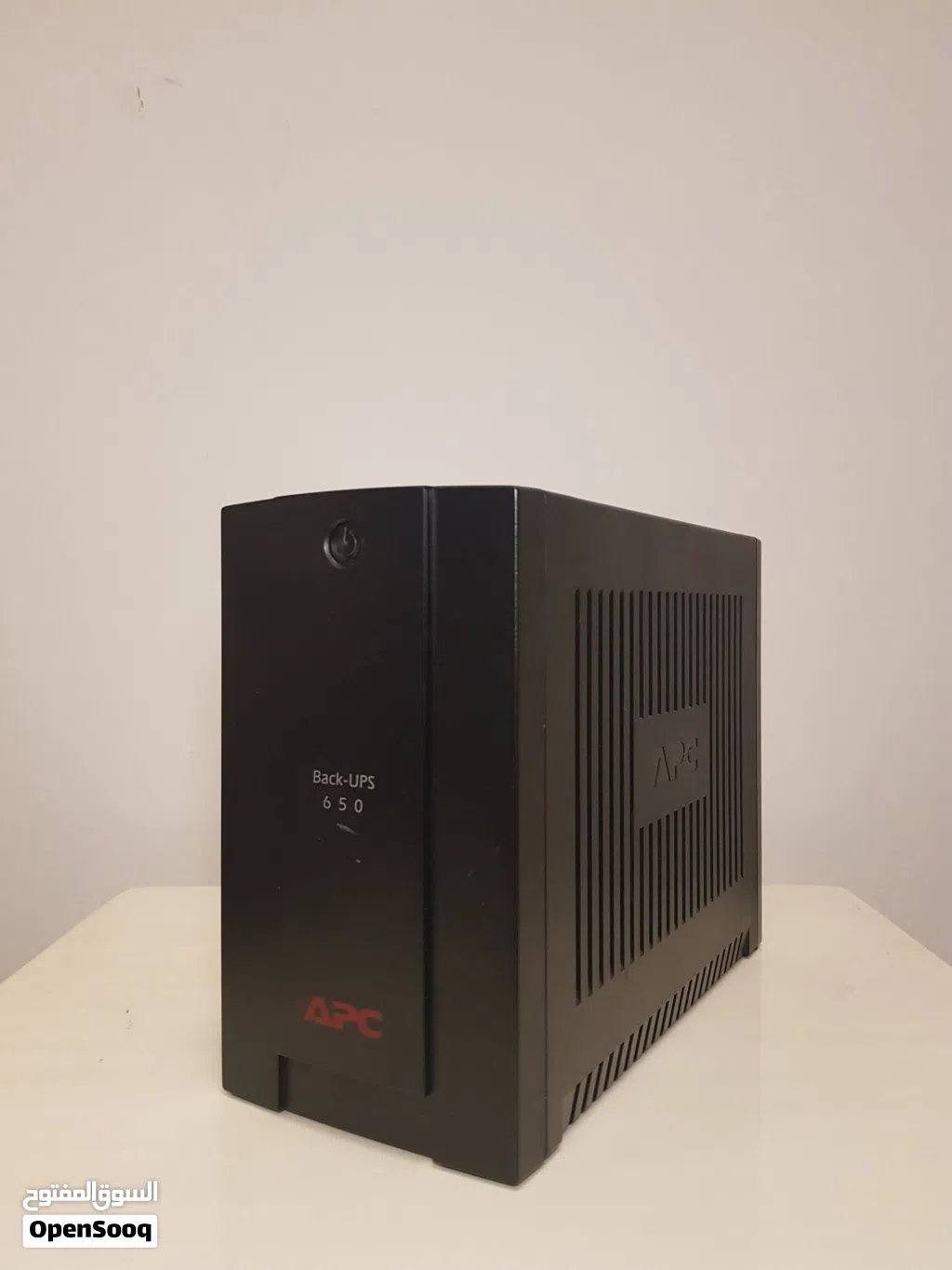متوفر خازن يوم بي أس APC 650 مستعمل مظمون من اي خلل او فك بدون بطارية