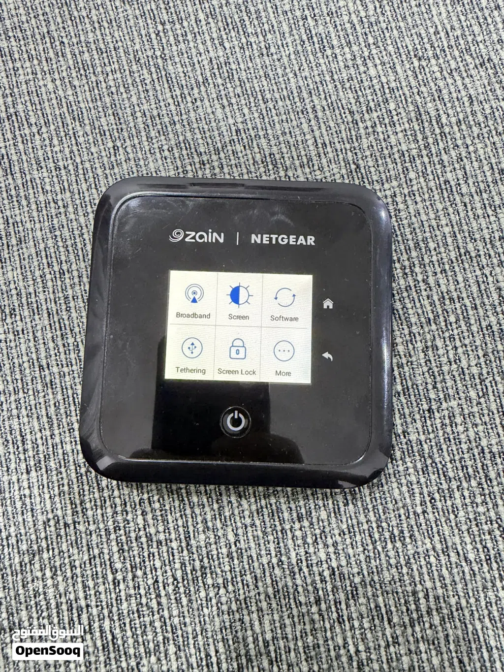 راوتر Netgear Nighthawk M5 MR5100 5G بحالة ممتازه يشتغل علي شبكة زين