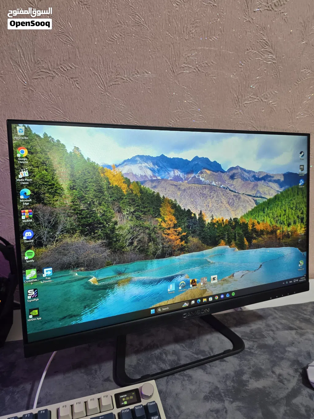 شاشة قيم اون 165Hz