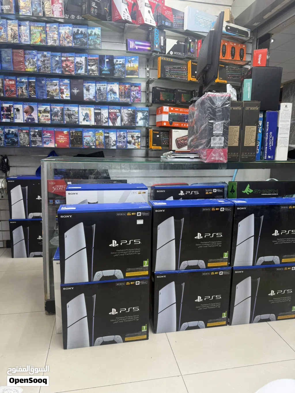 متوفر لدينا جميع مستلزمات بلاستيشن بافضل الأسعار