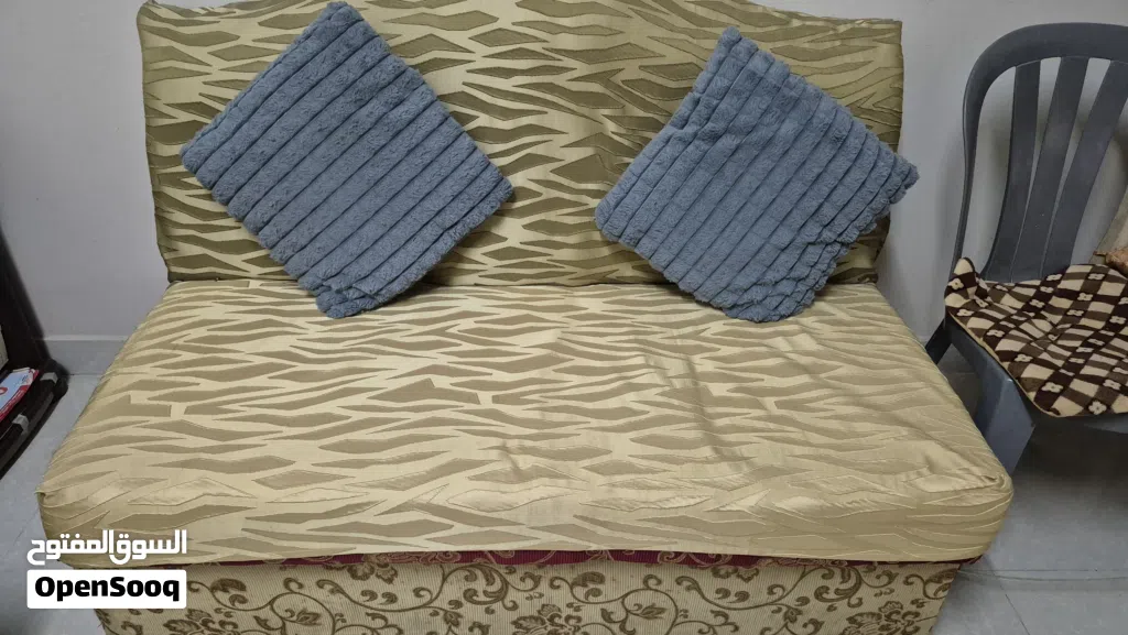 sofa three seater 2 numbers