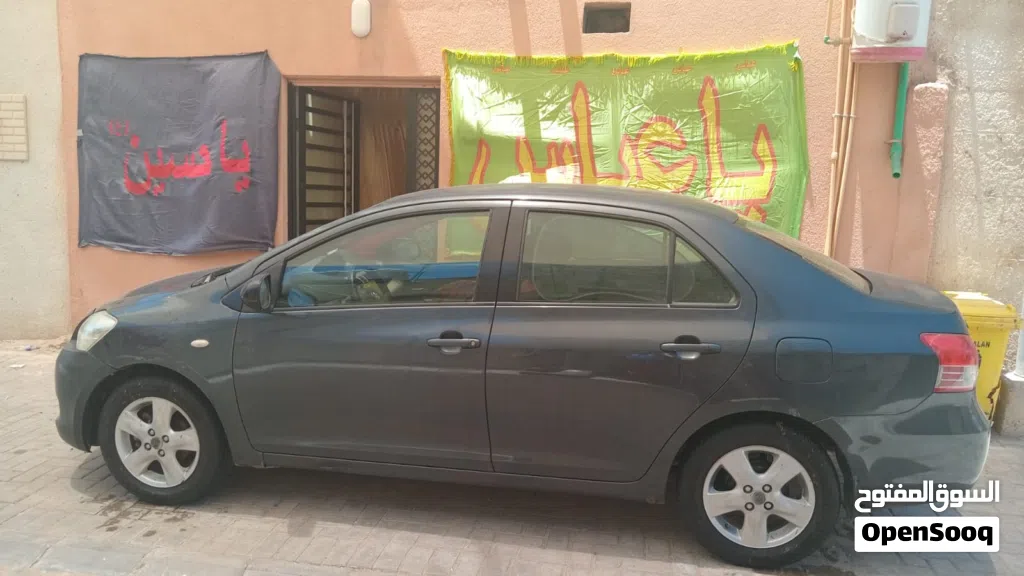 Toyota Yaris E