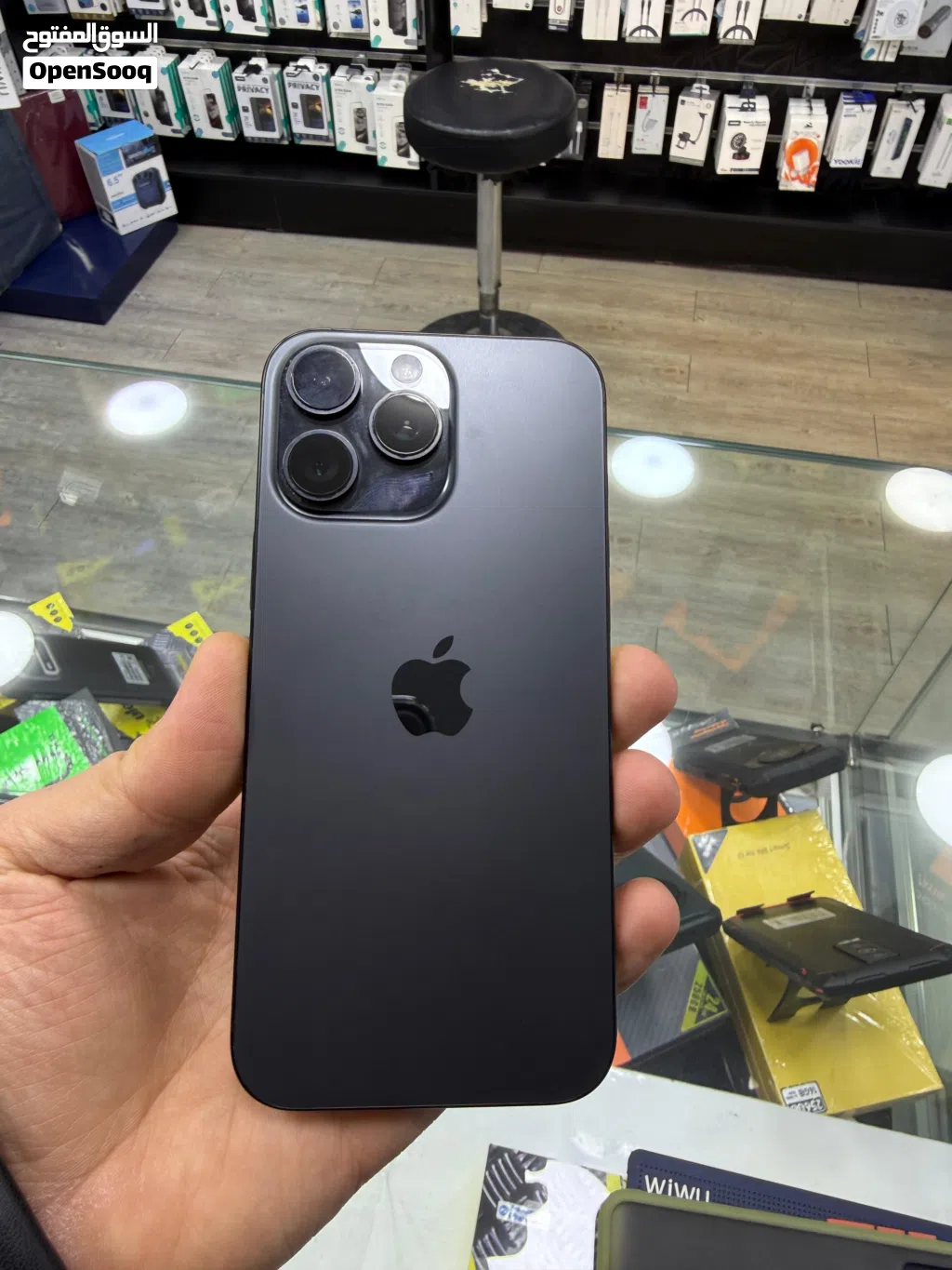 آيفون 15 برو ماكس 256GB أسود تيتانيوم جهاز أصلي مغلق ولم يتم فتحه كفالة محل