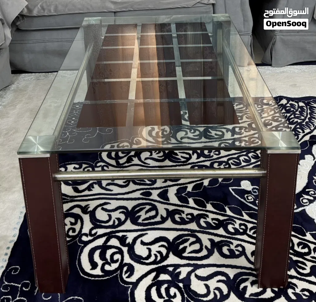Glass Coffee table in very good condition