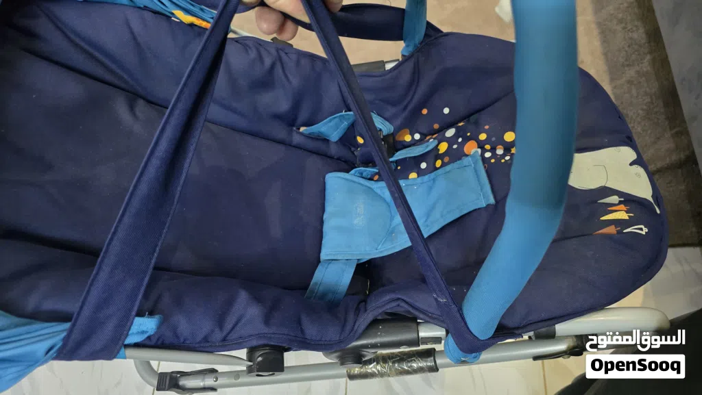 هزاز أطفال Juniors من سنتر بوينت – قابل لتعديل الظهر – نظيف جدًا