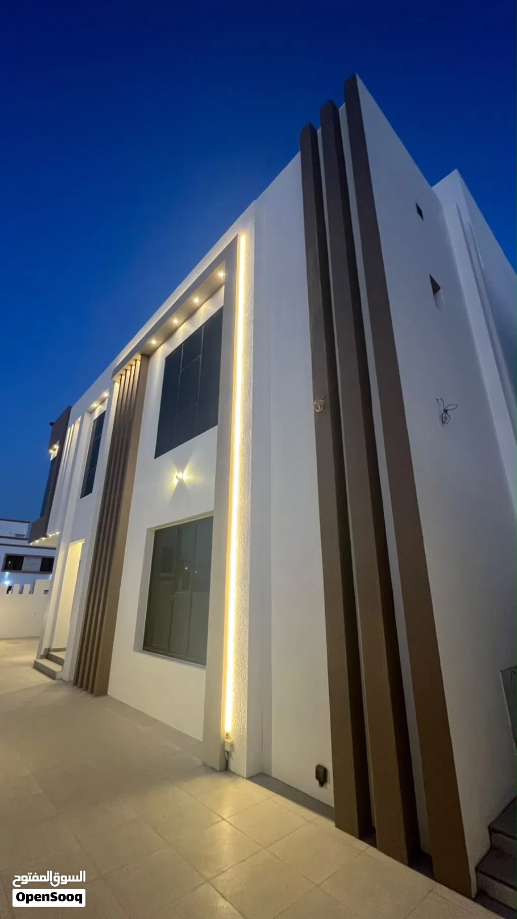 فيلا للبيع المعبيله الثامنه/Villa for sale in Al Maabilah 8th