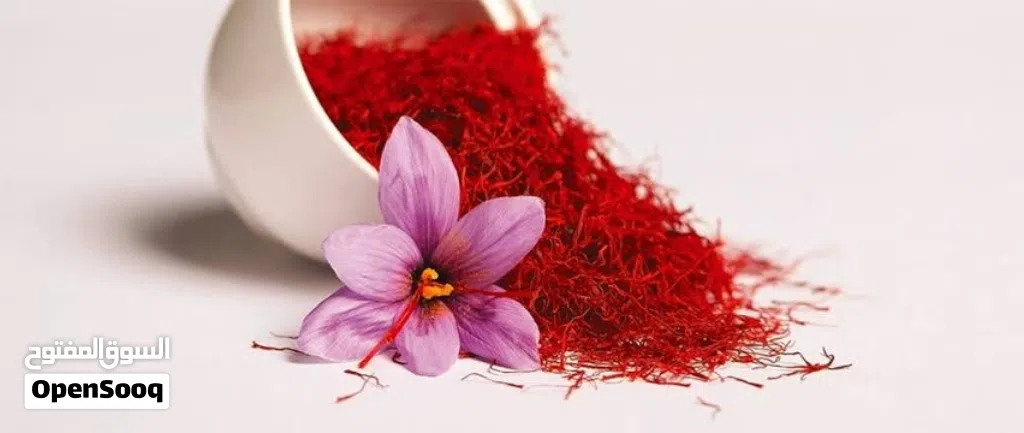 Premium saffron of excellent quality and organic with excellent coloring