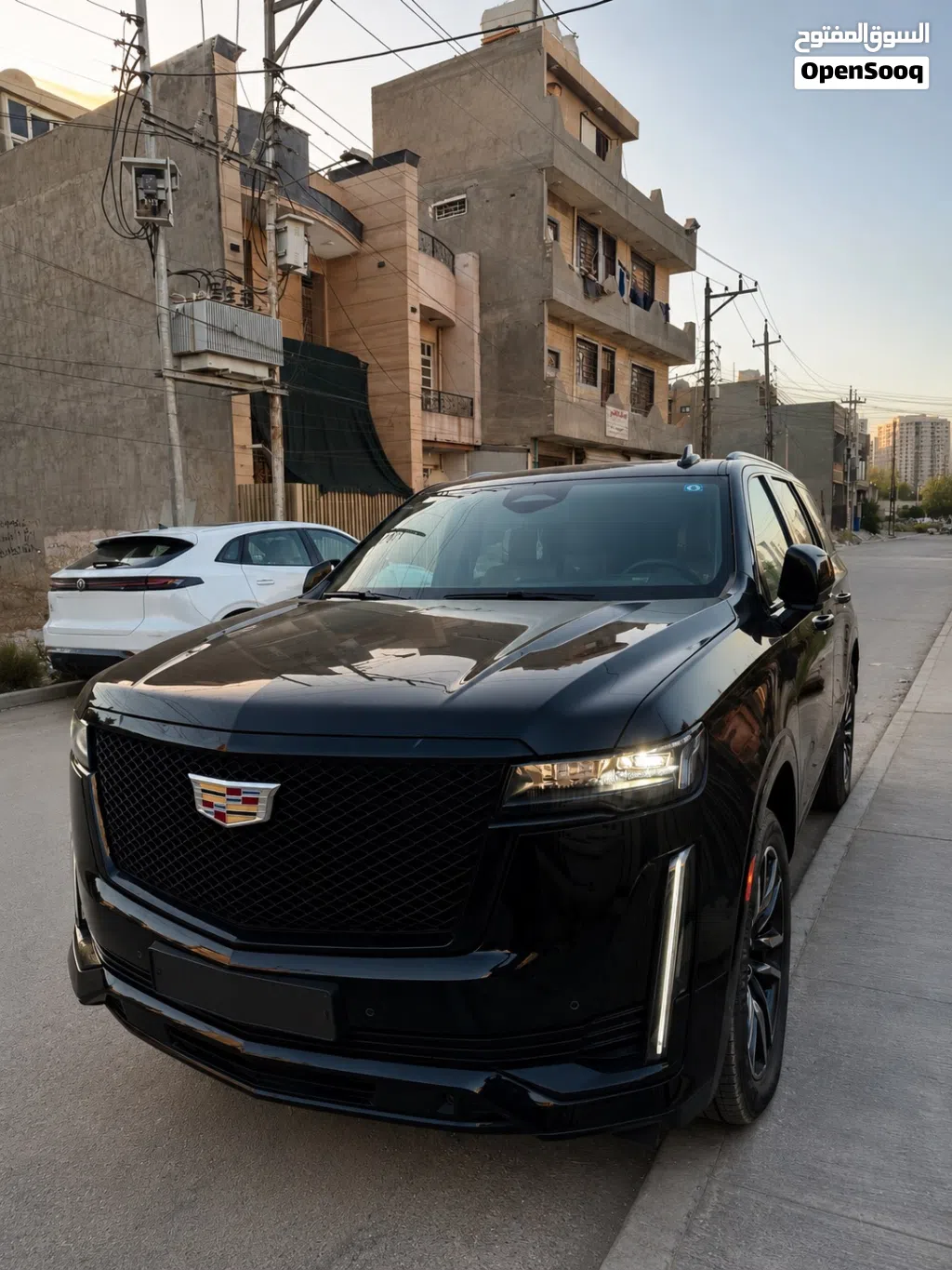 کادیلاک ئێسکالەید Premium
