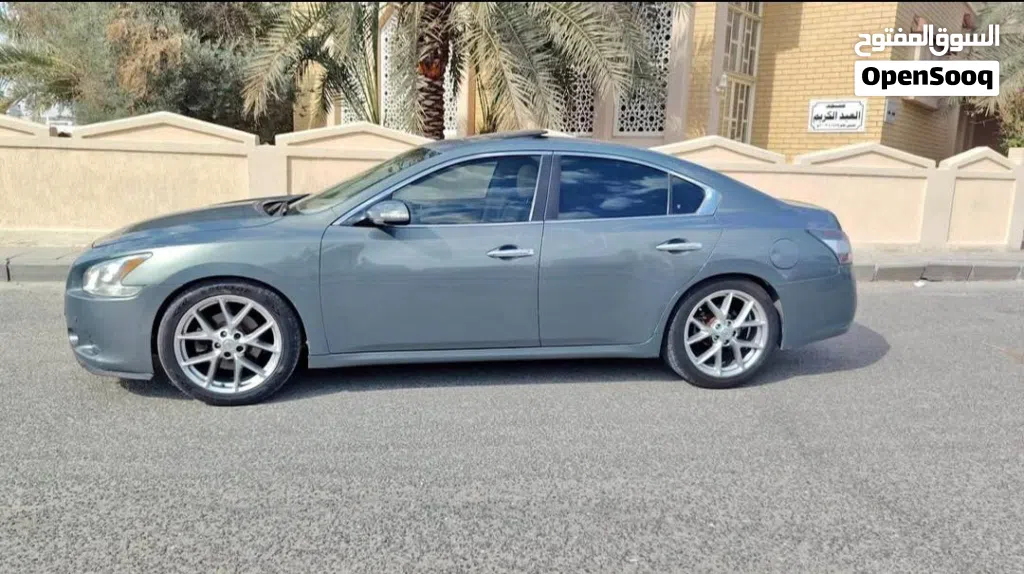 Nissan Maxima SV