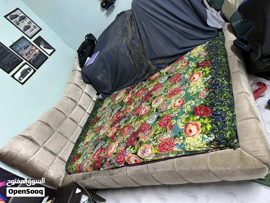 Urgent King Size bed for sale in riffa