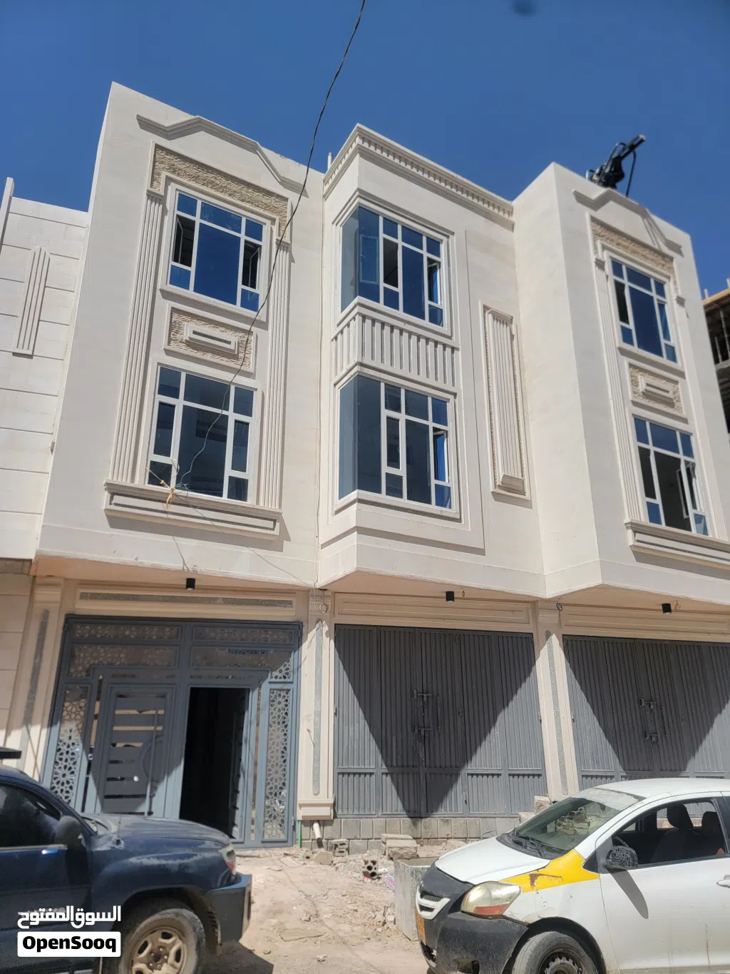 عماره للبيع 4لبن ونصف 5شقق 2محلات قراش