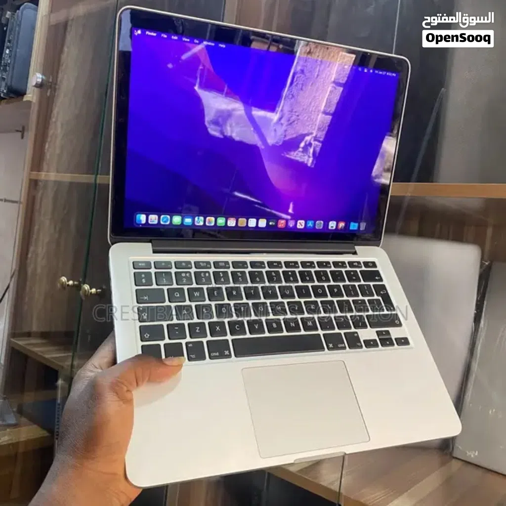 ماك بوك برو i7 مديل 2015 شاشه 15.6