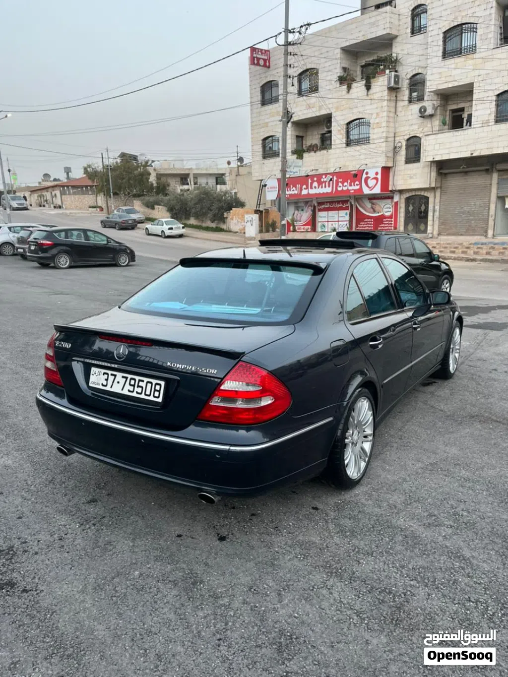 مرسيدس بنز الفئة-E E 200