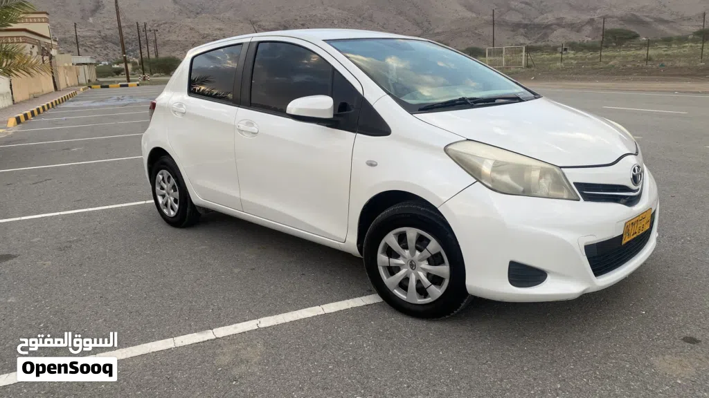 Toyota Yaris E