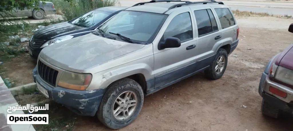 جيب جراند شيروكى Laredo