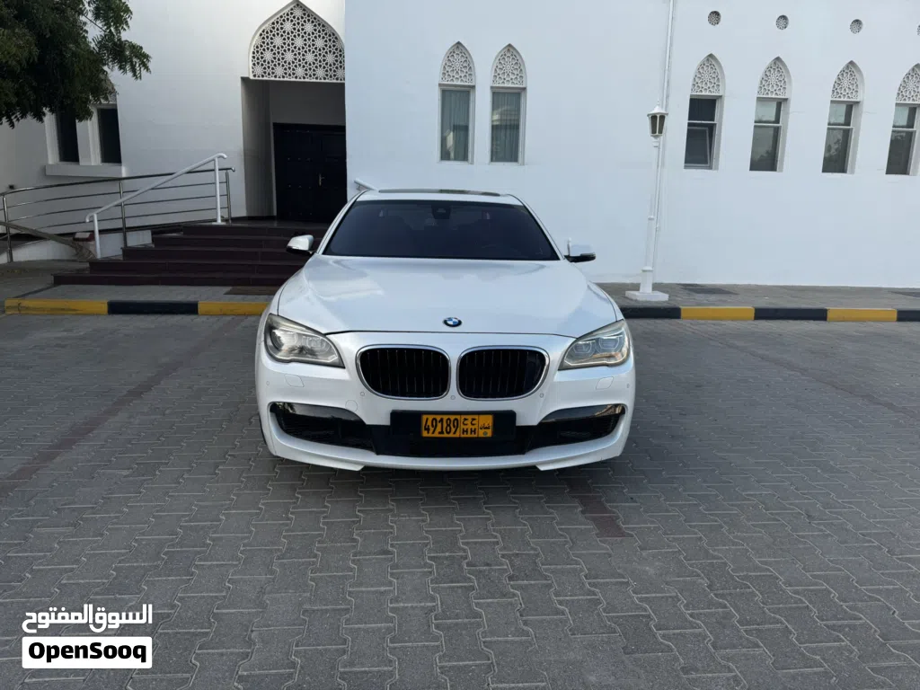 بي ام دبليو الفئة 7 750i