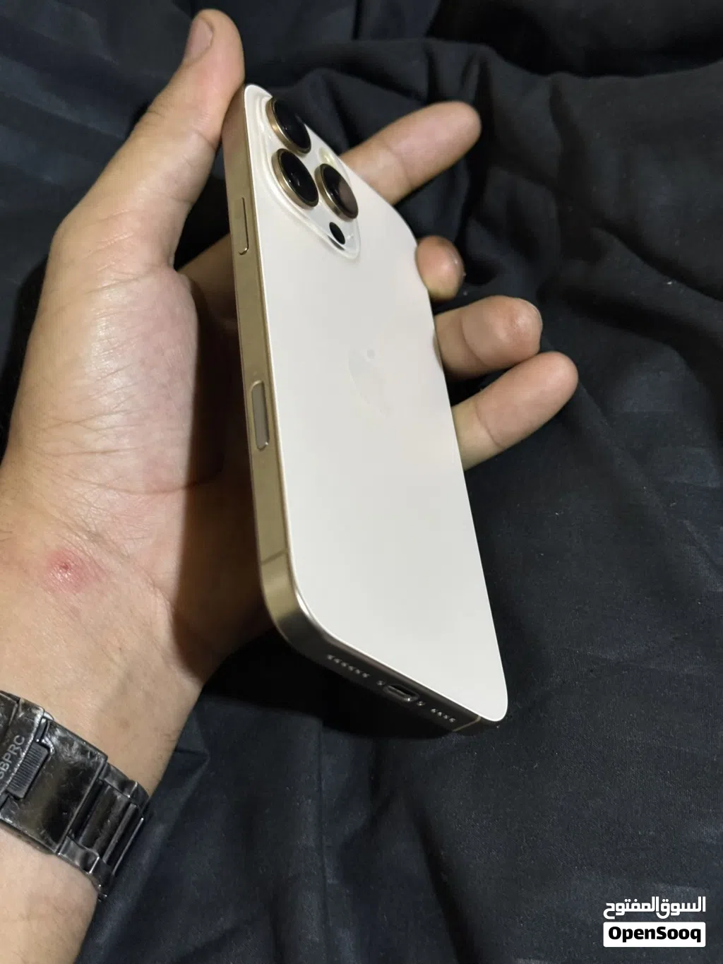 iPhone 16 pro max 256g 97%pاقرا الوصف